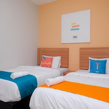 Sans Hotel Tiga Putri Semarang By Reddoorz Exterior foto