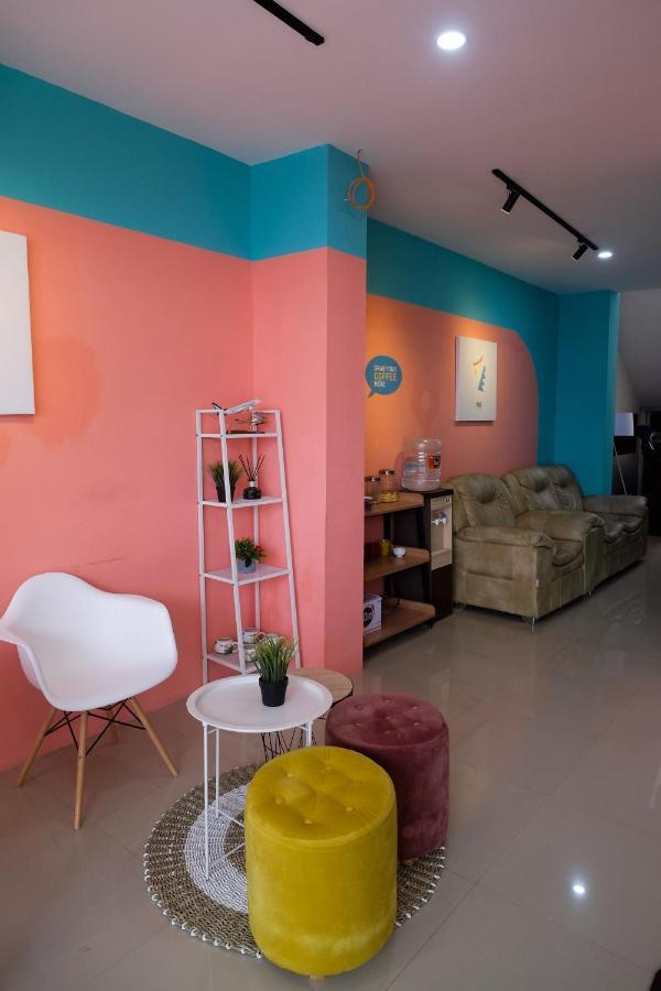 Sans Hotel Tiga Putri Semarang By Reddoorz Exterior foto