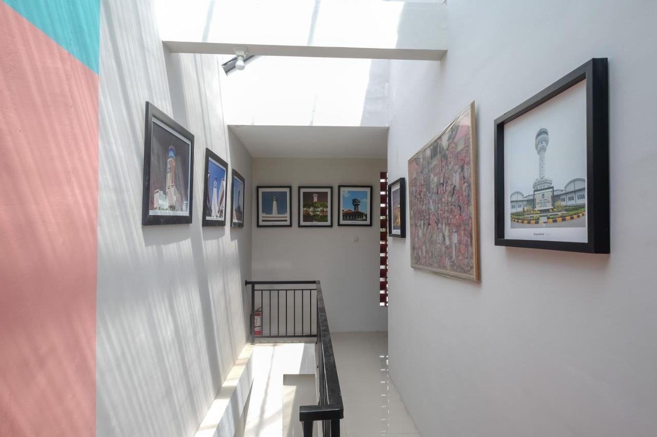 Sans Hotel Tiga Putri Semarang By Reddoorz Exterior foto