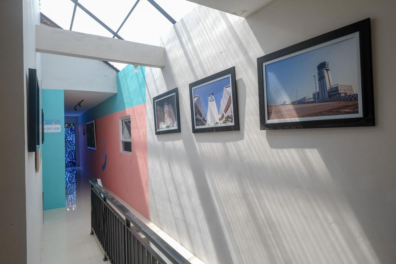 Sans Hotel Tiga Putri Semarang By Reddoorz Exterior foto